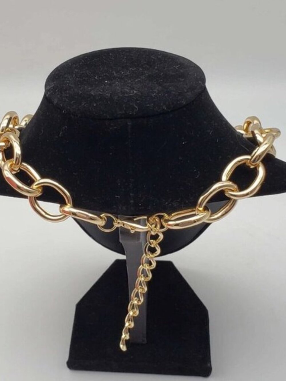 Gold-Plated Necklace with Authentic Louis Vuitton Padlock - Picture 7 of 9